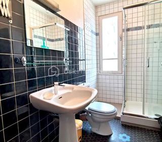  Immeuble � vendre 13 pi�ces 330 m�