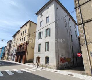  Immeuble � vendre 15 + pi�ces 255 m�