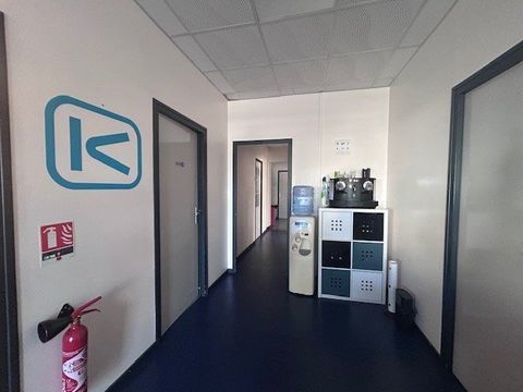 BUREAU - 227 m&sup2; - 2 716,17 � HC et HT - CH&Acirc;TENOY-LE-ROYAL 2732 71880 Chatenoy le royal