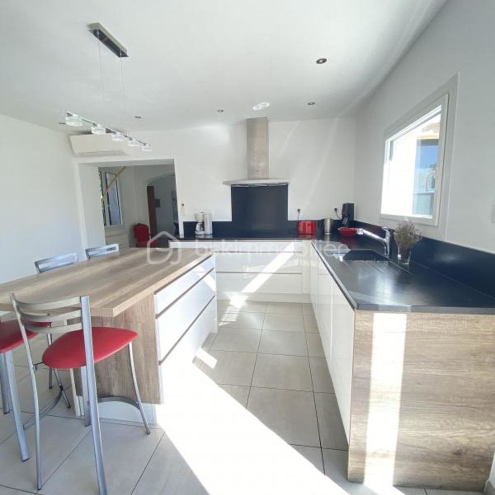 � vendre  Villa Pourri�res (83910)