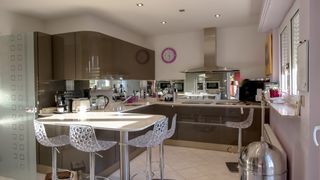  Propri�t�/ch�teau � vendre 8 pi�ces 250 m�