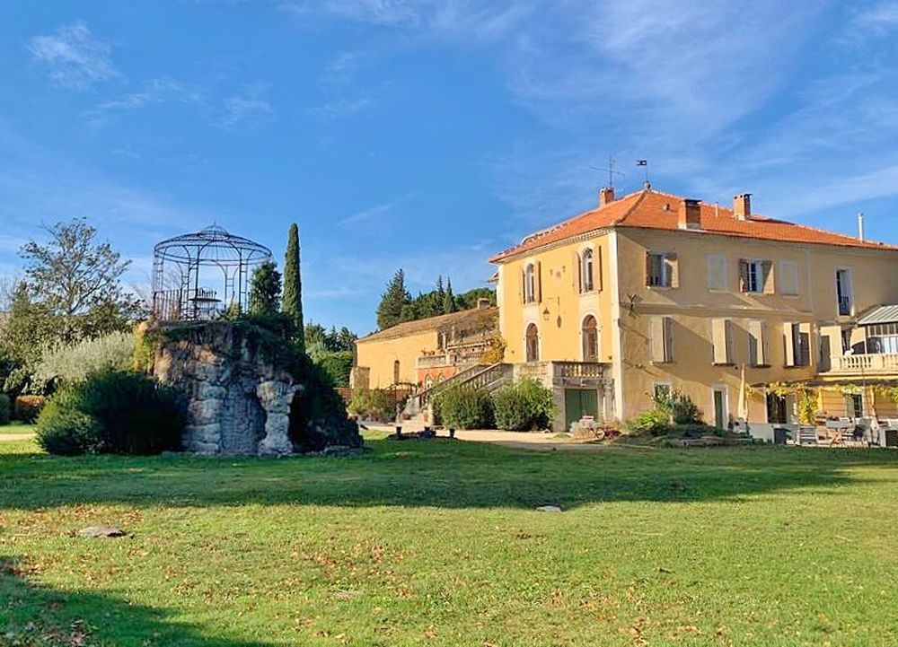 � vendre  Propri�t�/ch�teau Entraigues-sur-la-Sorgue (84320)