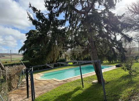   VIAGER OCCUP� � Maison de caract�re avec piscine + d�pendances � Grand jardin � L�SIGNY (86) Maison - 8 pi�ce(s) - 182 m�