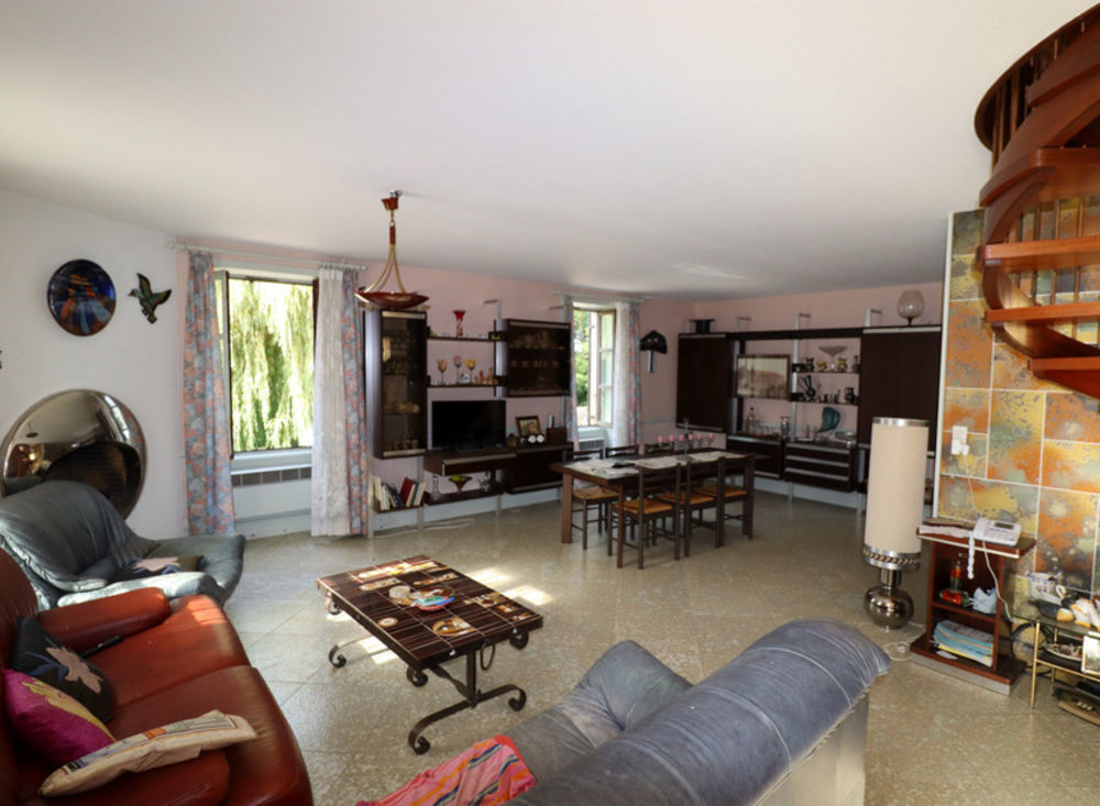 � vendre  Propri�t�/ch�teau La Truch�re (71290)