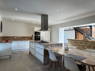  Maison � vendre 9 pi�ces 275 m�