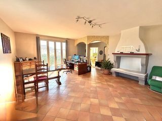  Maison � vendre 9 pi�ces 244 m�