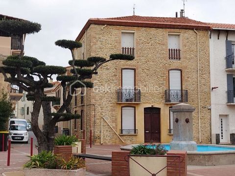   MAISON DE VILLAGE 300M2 OU ENSEMBLE IMMOBILIER DE 3 APPARTEMENTS - BROUILLA Maison - 11 pi�ce(s) - 300 m�