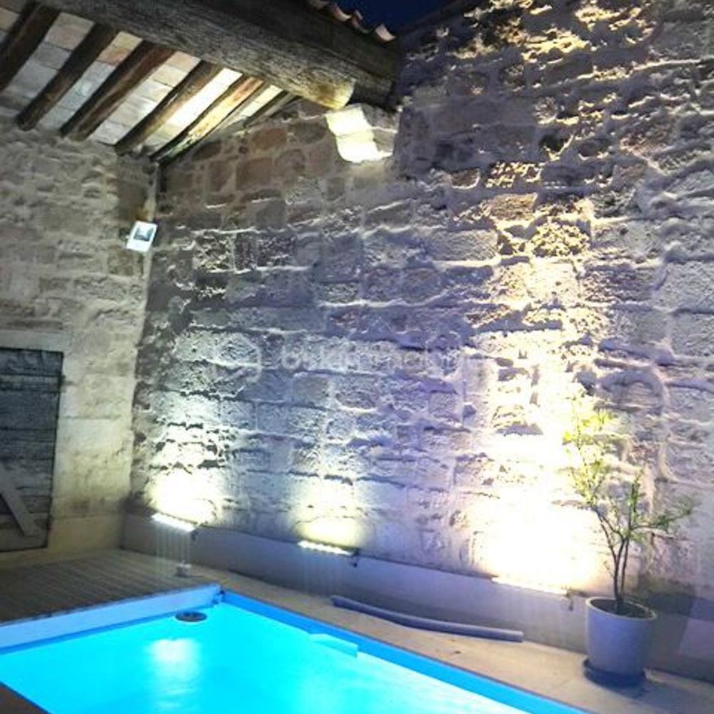 � vendre  Propri�t�/ch�teau Saint-Gilles (30800)