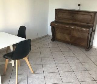  Appartement � louer 5 pi�ces 98 m� Aix en provence