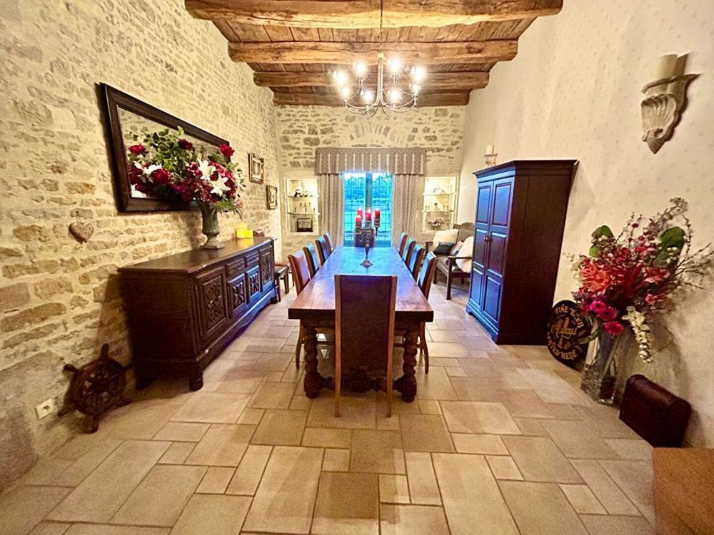 � vendre  Propri�t�/ch�teau Saint-Hilaire-des-Loges (85240)