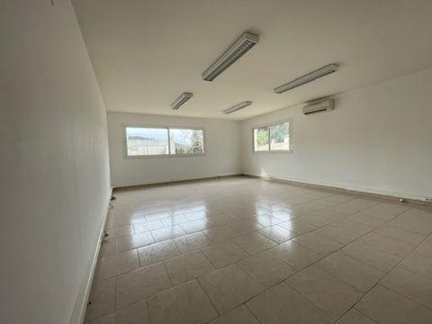 Local/bureau &agrave; louer MOUANS SARTOUX (06) 800 06370 Mouans sartoux