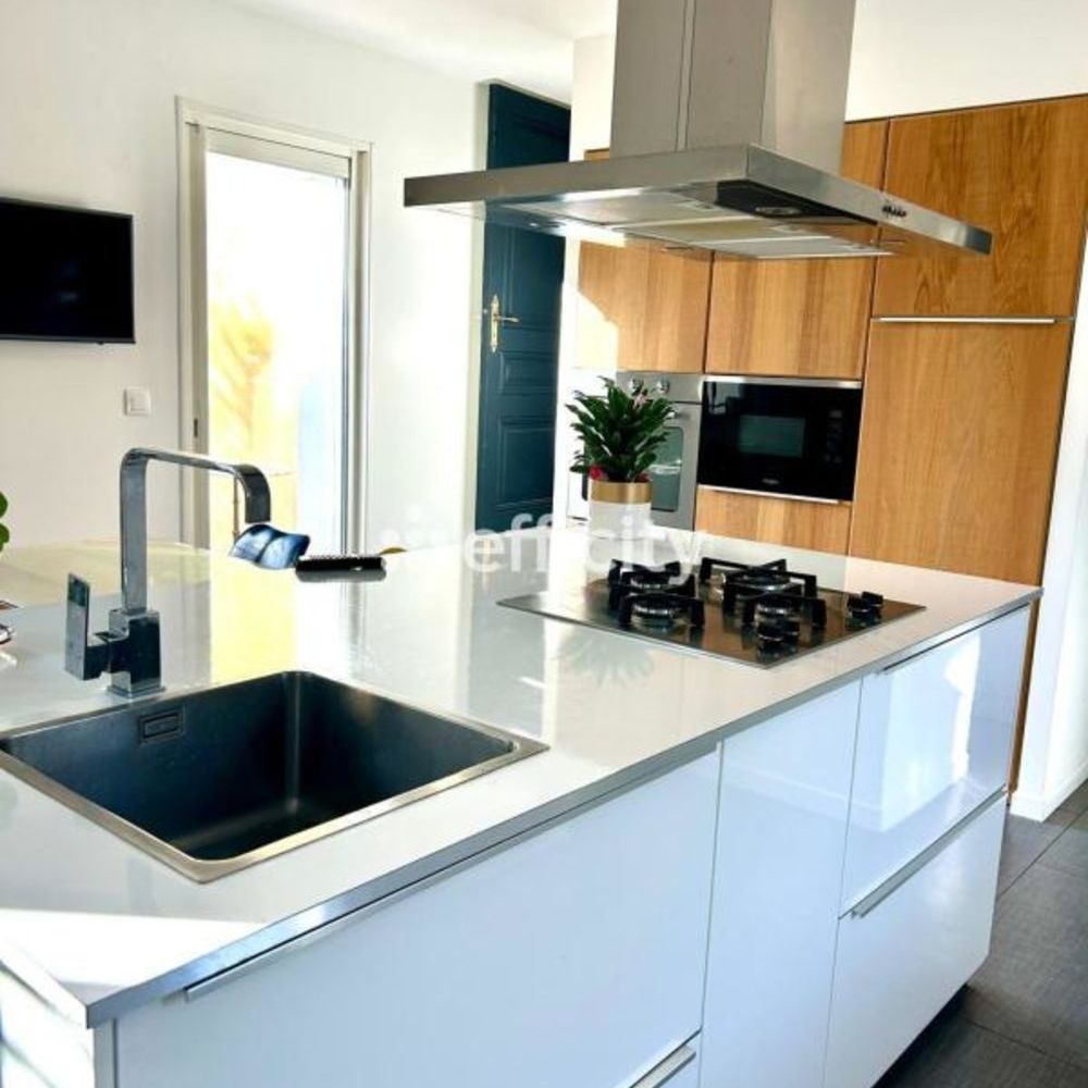 � vendre  Villa Saint-Martin-du-Var (06670)