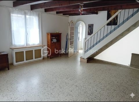   Grande maison de 200m2 � petit prix, fort potentiel, id�al investisseur! Maison - 8 pi�ce(s) - 200 m�