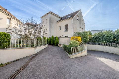   Appartement 3 pi�ces de 62 m� � Saint-R�my-l'Honor� Appartement - 3 pi�ce(s) - 62 m�