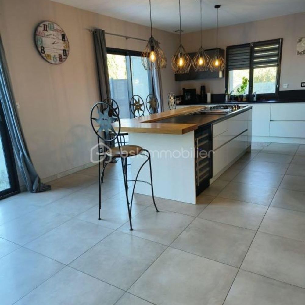 � vendre  Maison Montady (34310)