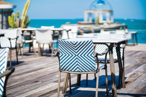 Dpt Alpes Maritimes (06), &agrave; vendre CAGNES SUR MER Restaurant bord de plage 198000 06800 Cagnes sur mer