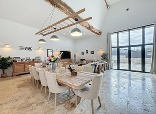  Propri�t�/ch�teau � vendre 6 pi�ces 247 m�