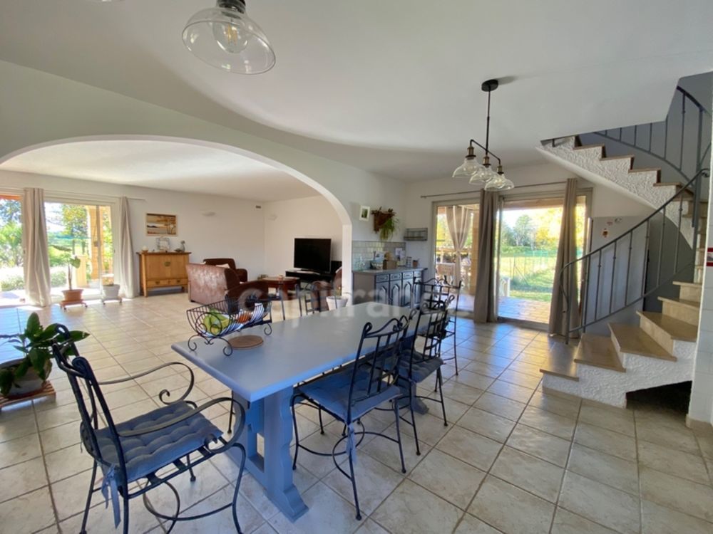 � vendre  Propri�t�/ch�teau Uz�s (30700)