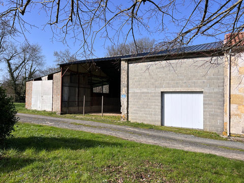   GRANGE  � vendre AVEC TERRAIN AGRICOLE BURIE (17) Propri�t�/ch�teau - 3 pi�ce(s) - 100 m�