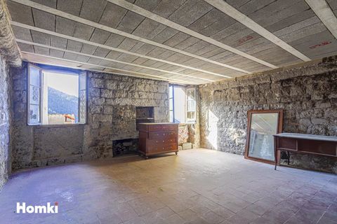   Peille � Maison de village � r�nover avec fort potentiel � 135 m� + cave et grenier Maison - 5 pi�ce(s) - 135 m�