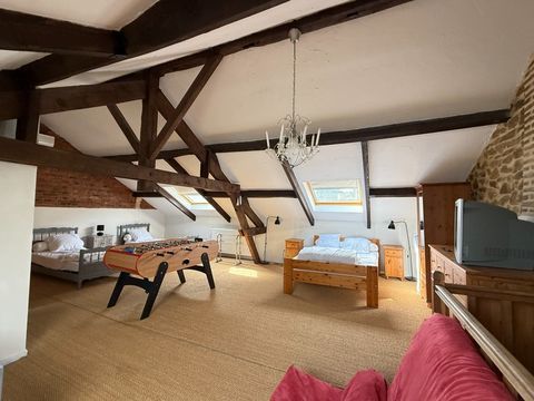   Gite/Maison en pierre, 164m�, avec d�pendances sur 945m� de terrain 127 000 � Maison - 5 pi�ce(s) - 164 m�