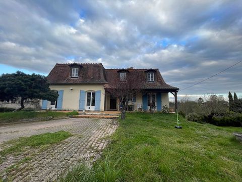   Maison   traditionnelle 7 pi�ce(s) 238 m2 Maison - 7 pi�ce(s) - 238 m�