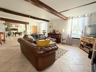  Maison � vendre 8 pi�ces 240 m�