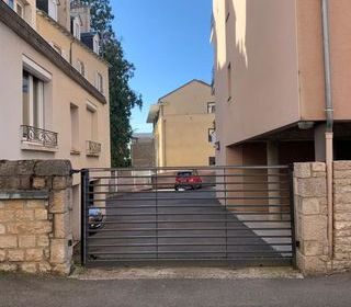  Parking / Garage � louer 