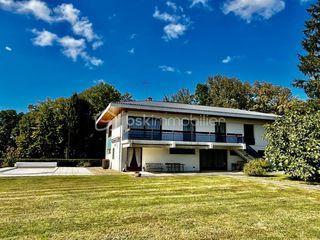  Maison � vendre 8 pi�ces 300 m�