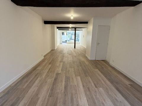 A LOUER - LOCAL COMMERCIAL 560 71100 Chalon sur saone