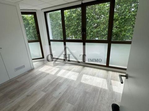 220 m&sup2; boutique / bureaux &agrave; louer LE PERREUX 5430 94170 Le perreux sur marne