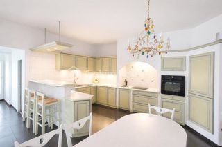  Maison � vendre 15 + pi�ces 402 m�