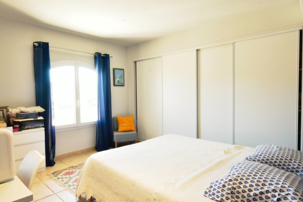 � vendre  Maison Fontvieille (13990)