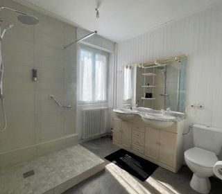  Immeuble � vendre 8 pi�ces 148 m�