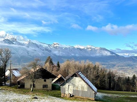   BONVILLARD (73) - GRANGE + MAISON - TERRAIN 2637m2 Maison - 2 pi�ce(s) - 150 m�