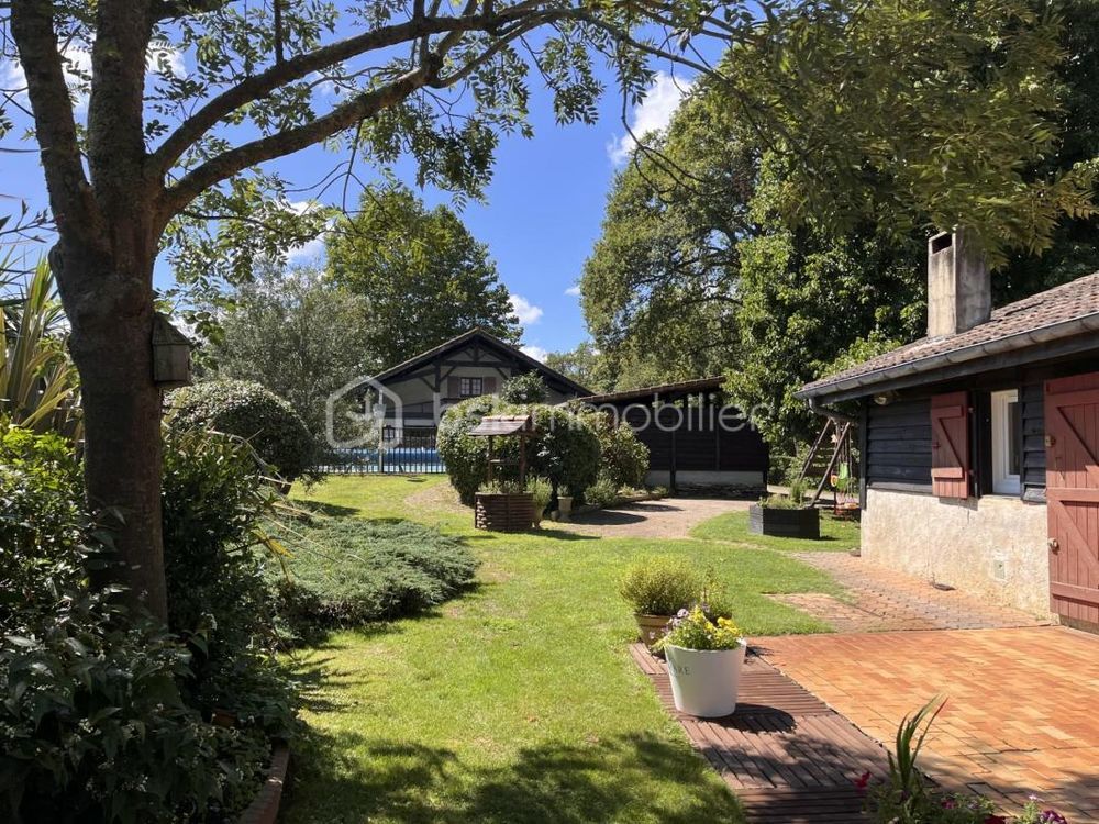 � vendre  Propri�t�/ch�teau Saint-Vincent-de-Tyrosse (40230)