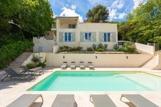  Villa � vendre 8 pi�ces 210 m�