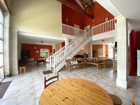   Bunzac - Ensemble immobilier Maison - 15 + pi�ce(s) - 524 m�