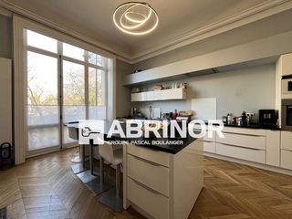  Maison � vendre 9 pi�ces 370 m�