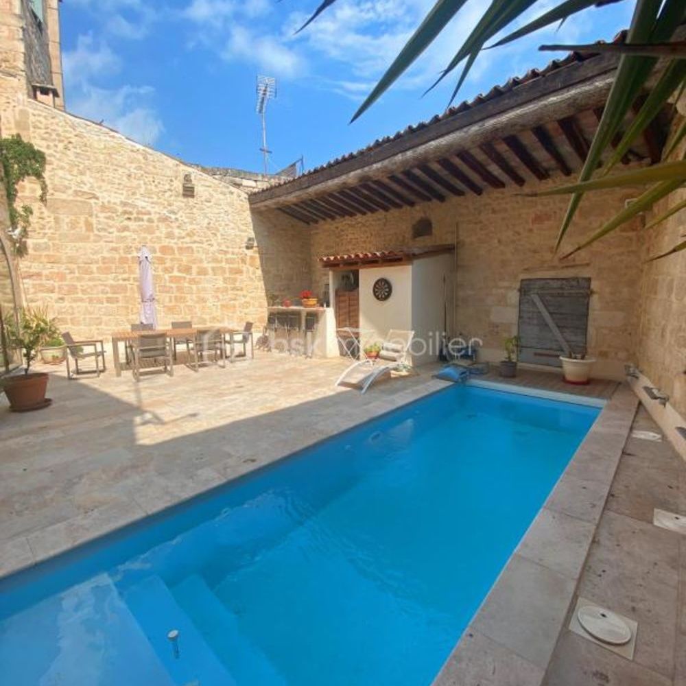 � vendre  Propri�t�/ch�teau Saint-Gilles (30800)