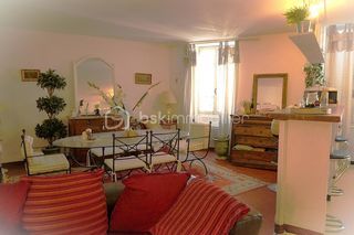  Immeuble � vendre 10 pi�ces 275 m�