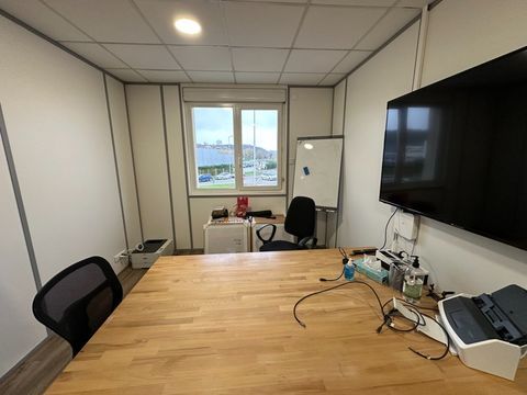 Bureaux &agrave; louer CHASSE SUR RHONE (38), bureaux de 36m&sup2;, en 3 bureaux de 12m2 chacun, &agrave; louer dans centre m&eacute;dical avec du station 3000 38670 Chasse sur rhone