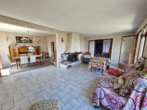   Maison de village s/sous-sol total    Des volumes tr�s g�n�reux !  calme et clart� Maison - 7 pi�ce(s) - 181 m�