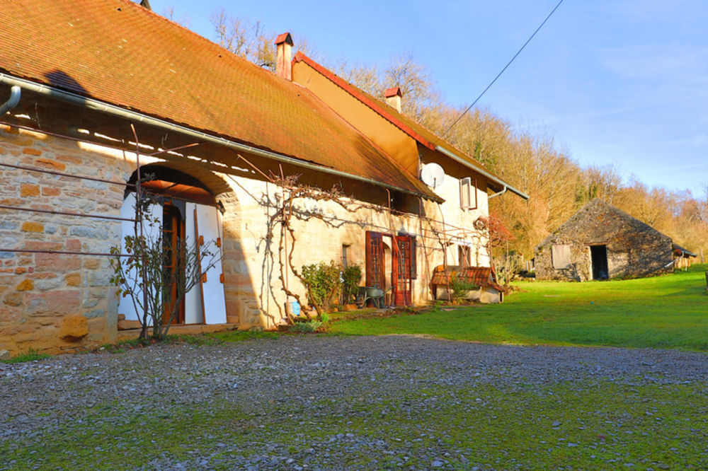 � vendre  Propri�t�/ch�teau Beaufort (39190)