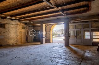  Remise / Grange � vendre 1 pi�ce 303 m�