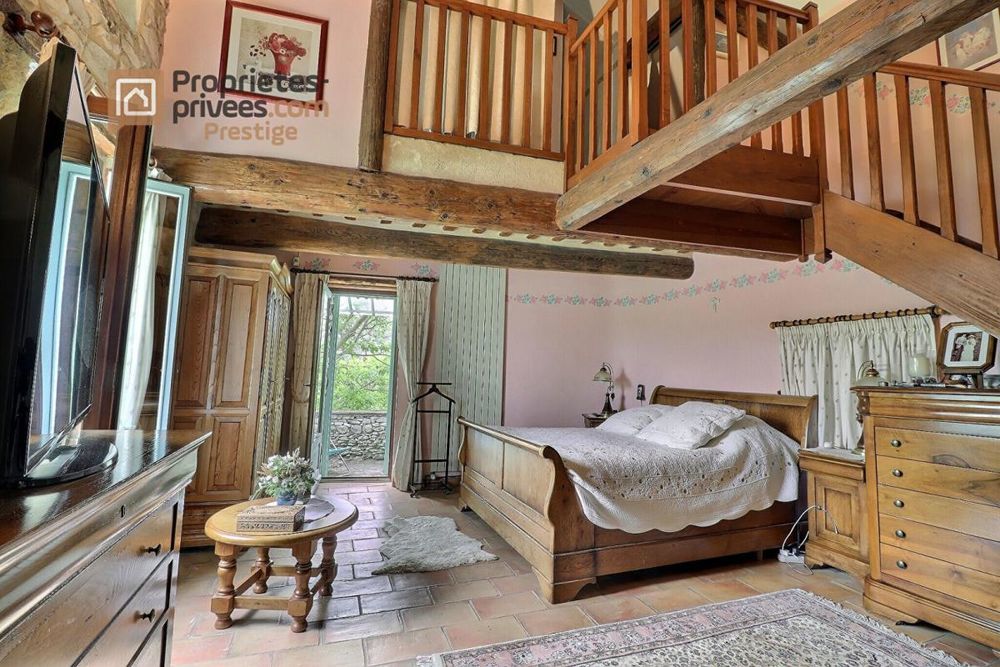 � vendre  Propri�t�/ch�teau Uz�s (30700)