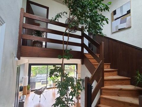   Maison dans un quartier r�sidentiel Maison - 6 pi�ce(s) - 140 m�