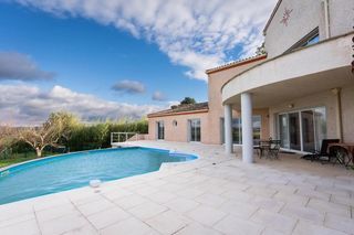  Maison � vendre 9 pi�ces 320 m�