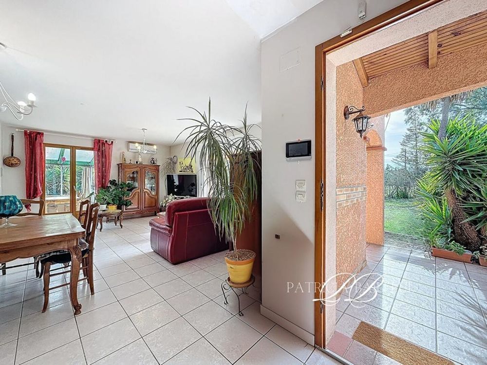 � vendre  Villa Th�za (66200)