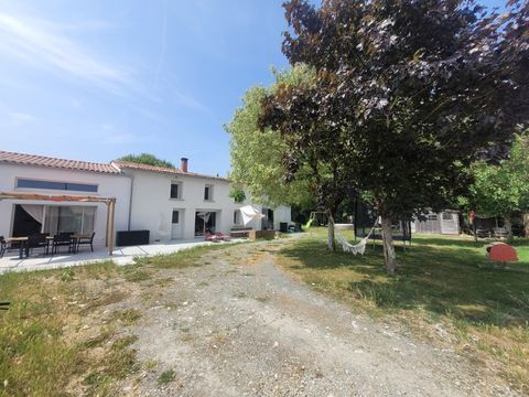   Maison � vendre 5 pi�ces BENON (17) - 148 m2 habitables + Garage de 32 m2 - Parcelle 974 m2 Maison - 5 pi�ce(s) - 148 m�